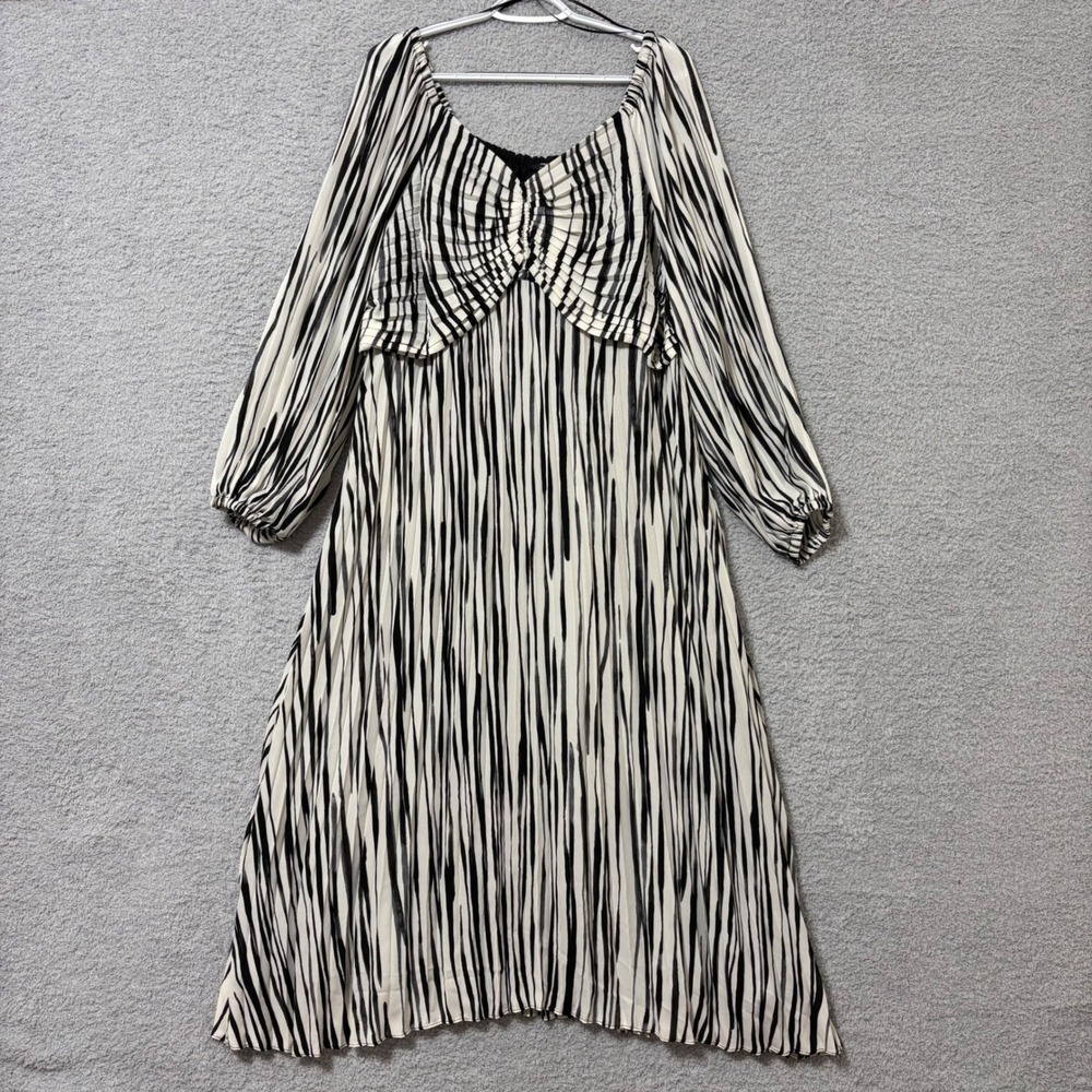 Abstract Stripe Maxi Dress Plus Size 2X Elastic Waist Sweetheart Statement Style